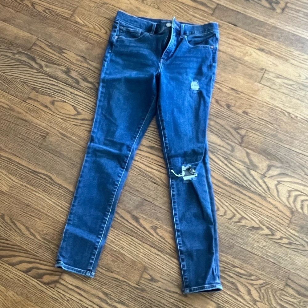 Express skinny mid rise jeans, free beauty gift with purchase!